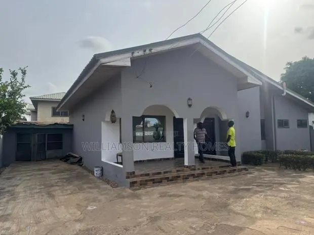 3bdrm House in Community 16 Area, Spintex for rent · Photo 1