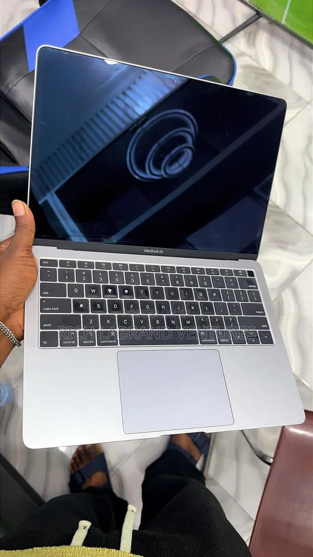 Laptop Apple MacBook Air 2019 8GB Intel Core i5 SSD 512GB · Photo 1