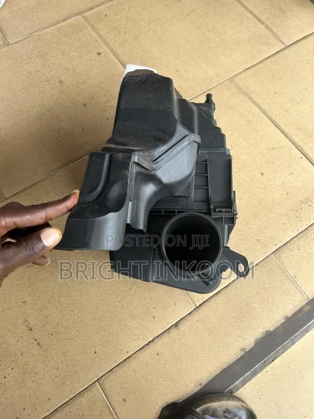 Mitsubishi Outlander 2022 2023 2024 2025 Cleaner Box · Photo 1
