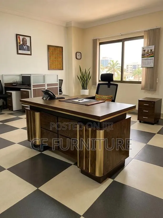Executive 1.4m Office Desk · Photo 1