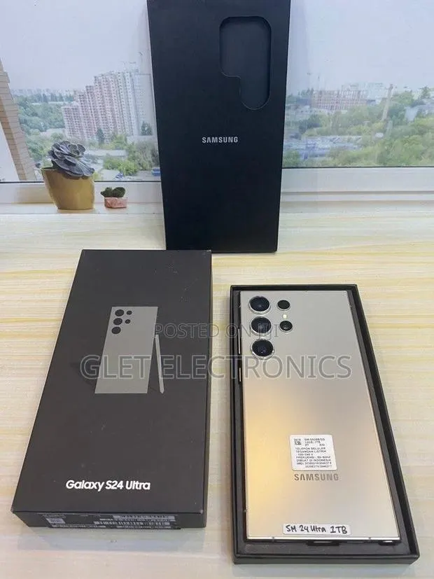 New Samsung Galaxy S24 Ultra 512 GB Gold · Photo 1