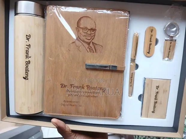 6 in 1 Bamboo Gift Set With Branding · Photo 1