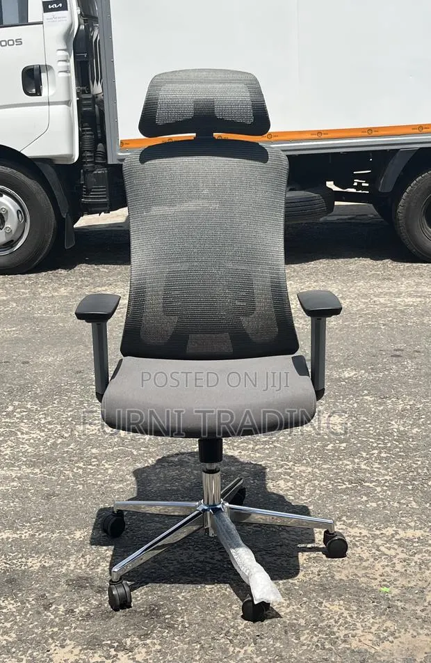 Modern Ergonomic Task Chair · Photo 1