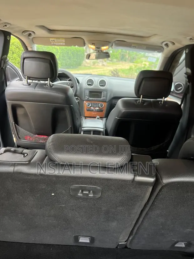 Mercedes-Benz M Class ML 350 4Matic 2010 Gray · Photo 1