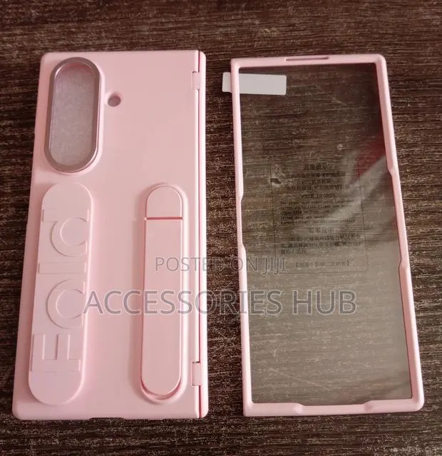 Samsung Z Fold 8 Ultra Case With Stand and Built-in Screen Protector · Photo 1