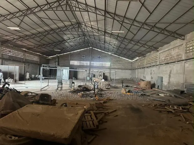 1,000 Square Meter Warehouse for Rent at Weija · Photo 6