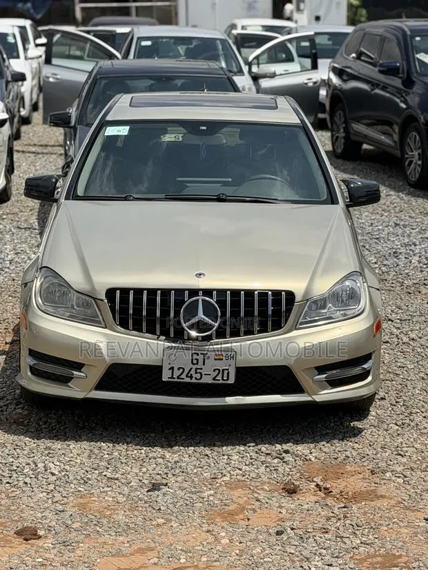 Mercedes-Benz C250 2013 Brown · Photo 1