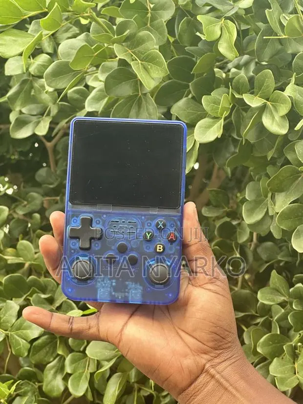 R36hd Handheld Console · Photo 1
