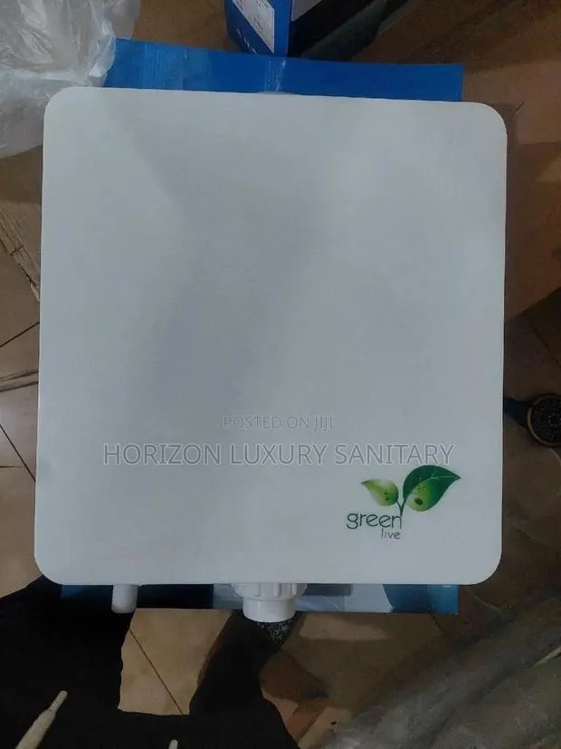 Plastic WC Water Tank · Photo 1