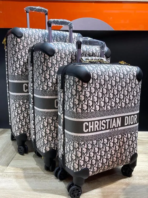 Quality Traveling Bags · Photo 1
