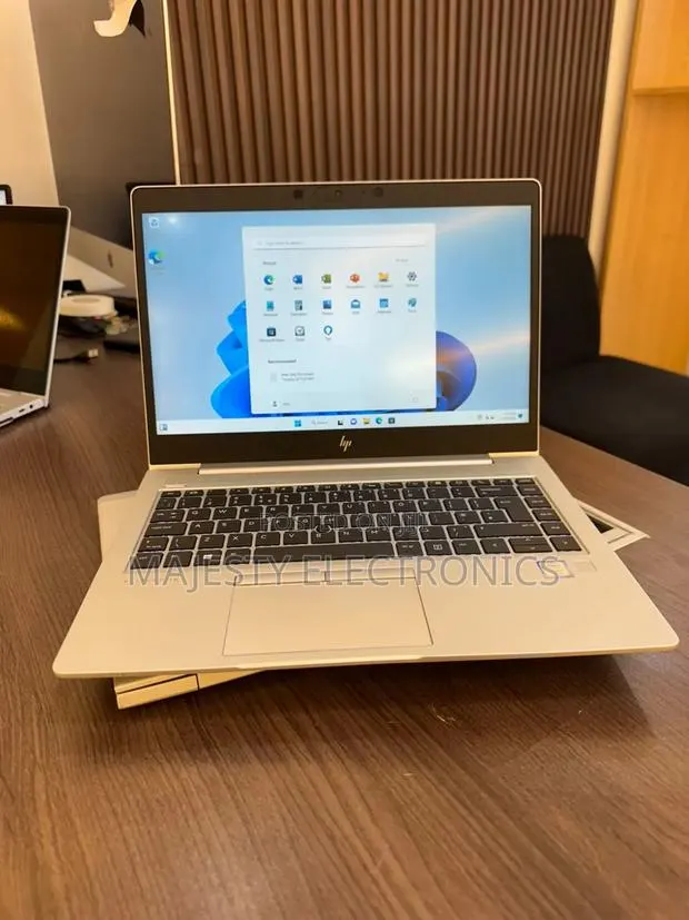 New Laptop HP EliteBook 840 G6 8GB Intel Core i7 SSD 256GB · Photo 1