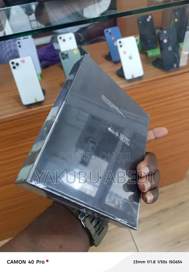 New Samsung Galaxy Z Fold4 256 GB Black · Photo 3