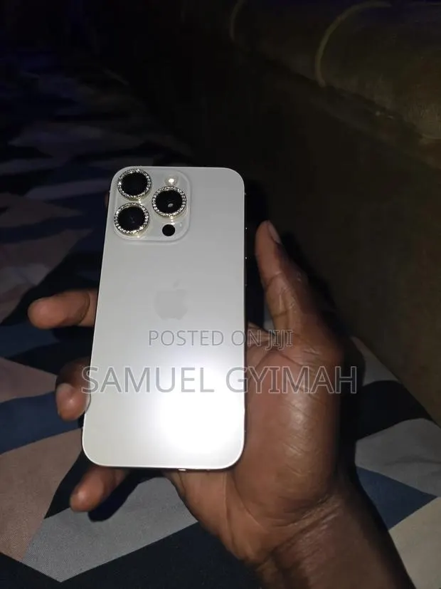 New Apple iPhone 15 Pro 256 GB White · Photo 1