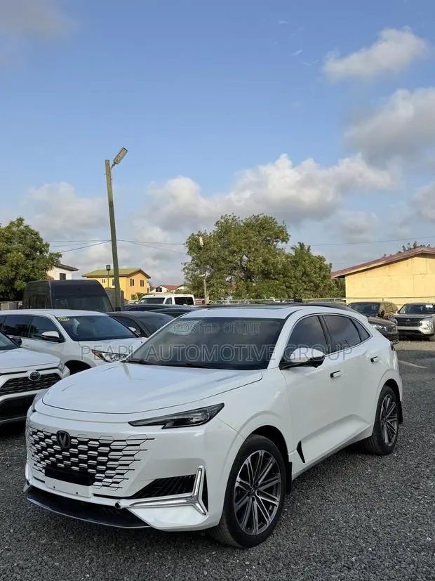 Changan UNI-K 2024 White · Photo 1