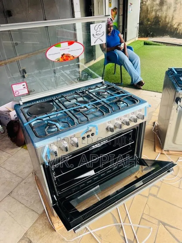 Super Classic Ferre 60x90cm Glass Lid 4 Burner(Rotisserie Oven)Gray.. · Photo 1