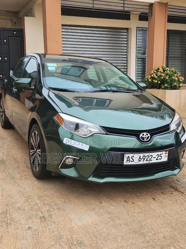 Toyota Corolla 2016 Green · Photo 1