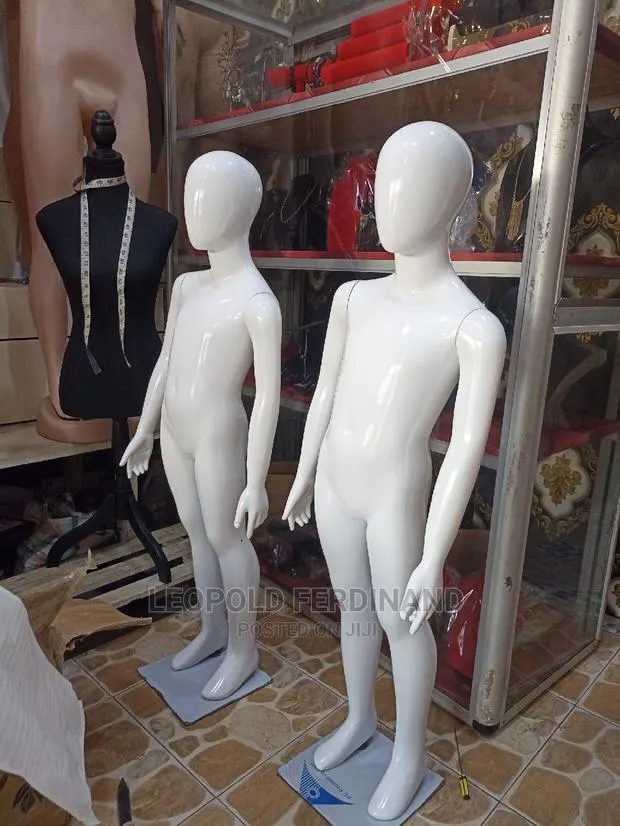 White Black Kids Mannequins · Photo 5