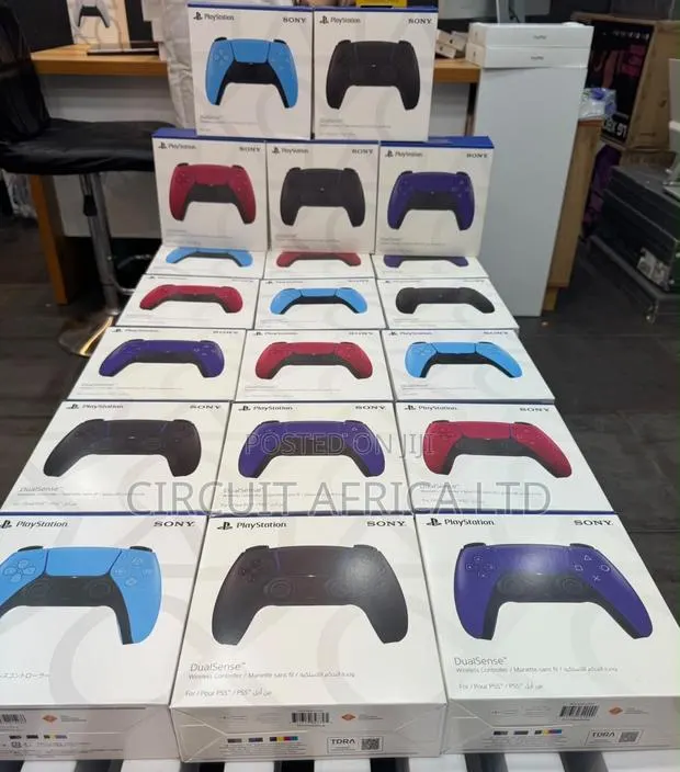Sony PlayStation 5 Dual-Sense Controller · Photo 1