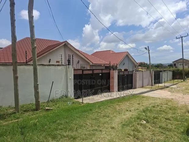 3bdrm House in Kwabenya for rent · Photo 1