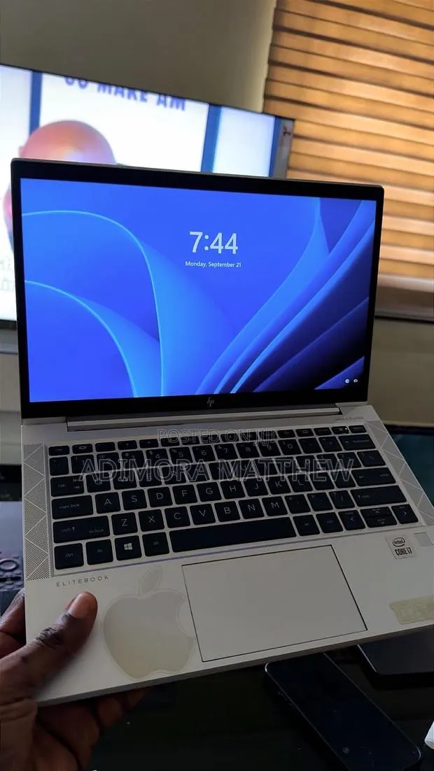 Laptop HP EliteBook x360 1040 G7 16GB Intel Core i7 HDD 512GB · Photo 1