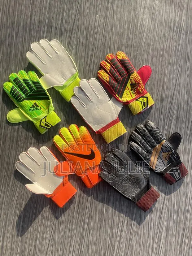 Original Goalkeeper Gloves Available · Photo 1