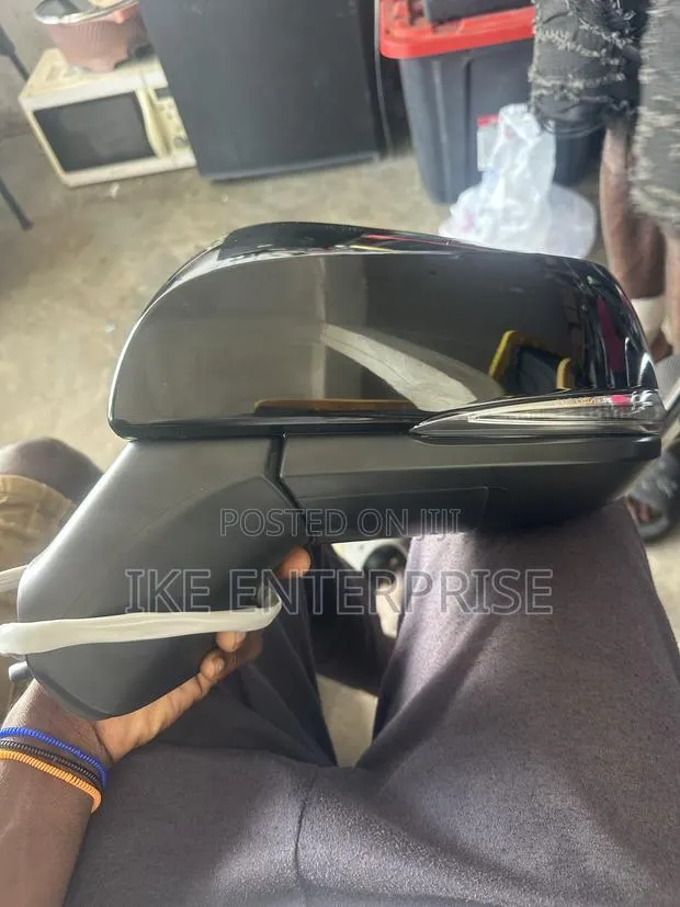 Toyota RAV4 Side Mirror 2019,2020,2021,2022,2023,2024 · Photo 1