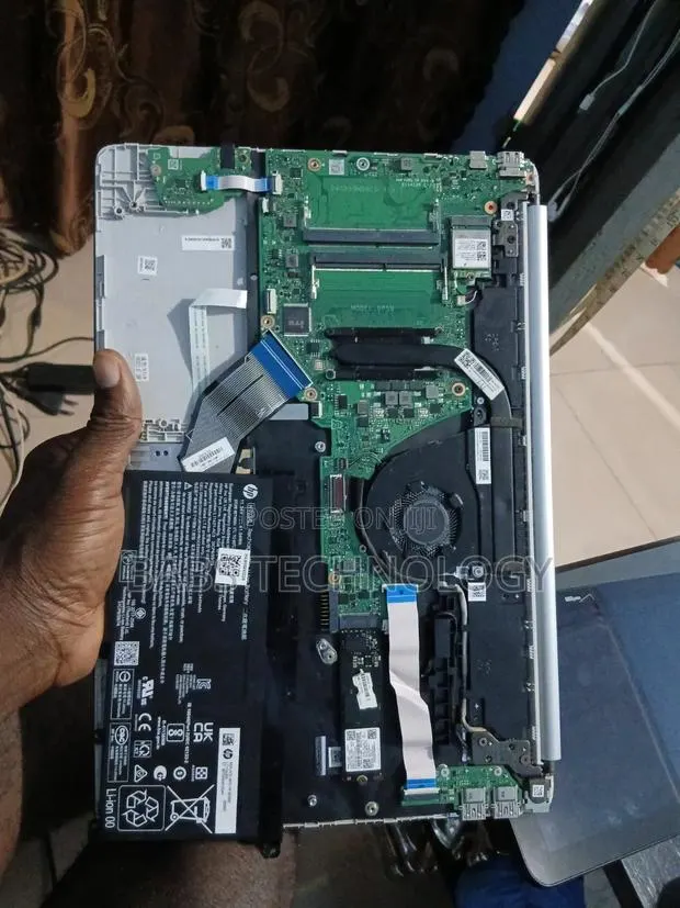Laptop/Phones Repairs · Photo 3