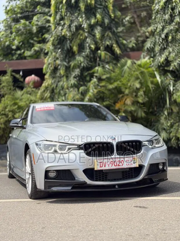 BMW 330i 2018 Silver · Photo 1