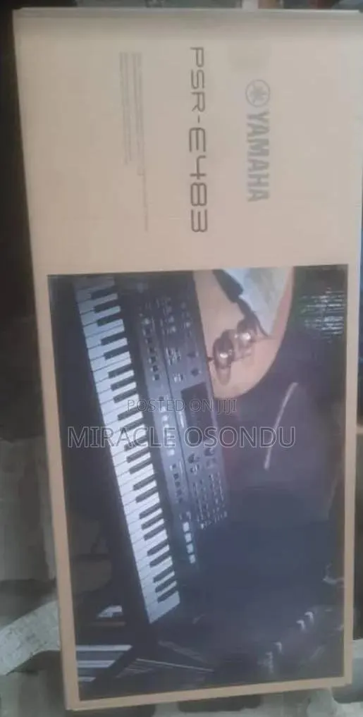 Keyboard PSR - E483 · Photo 1