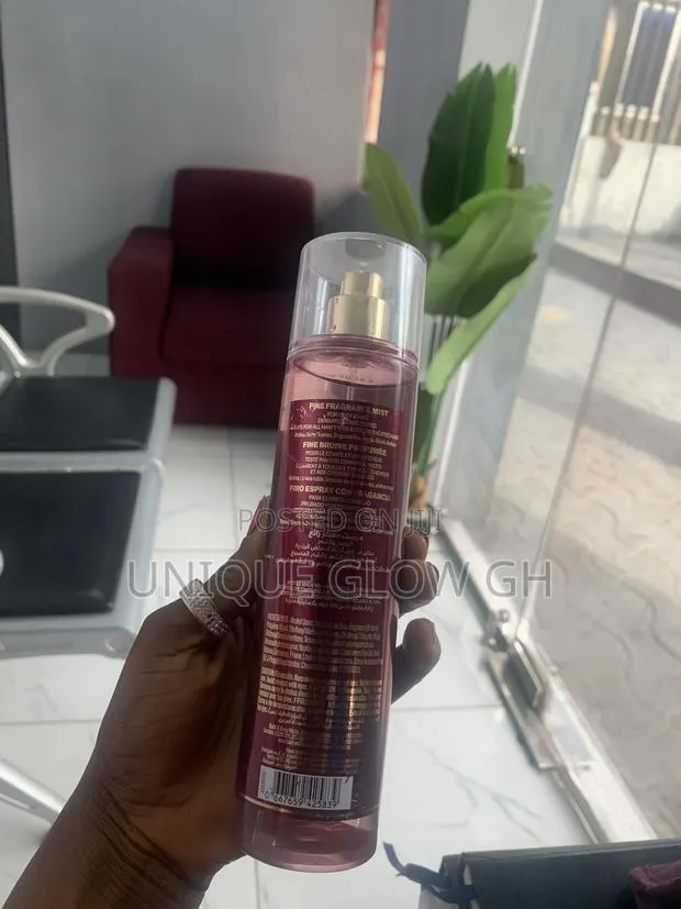 Bath Body Works Covered in Roses Body Mist/ Splash · Photo 1