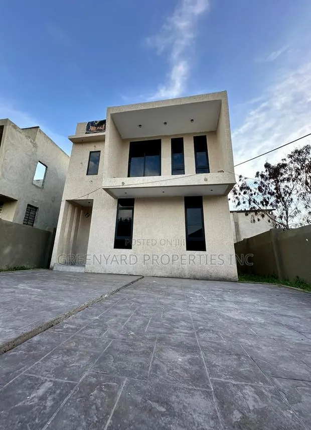 3bdrm Duplex in East Legon Hills for sale · Photo 1