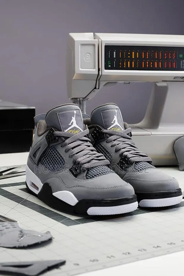 Air Jordan 4 Retro Cool Grey Sneakers · Photo 1