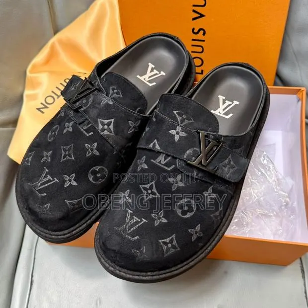 Original Louis Vuitton Half Shoe in Colours · Photo 1