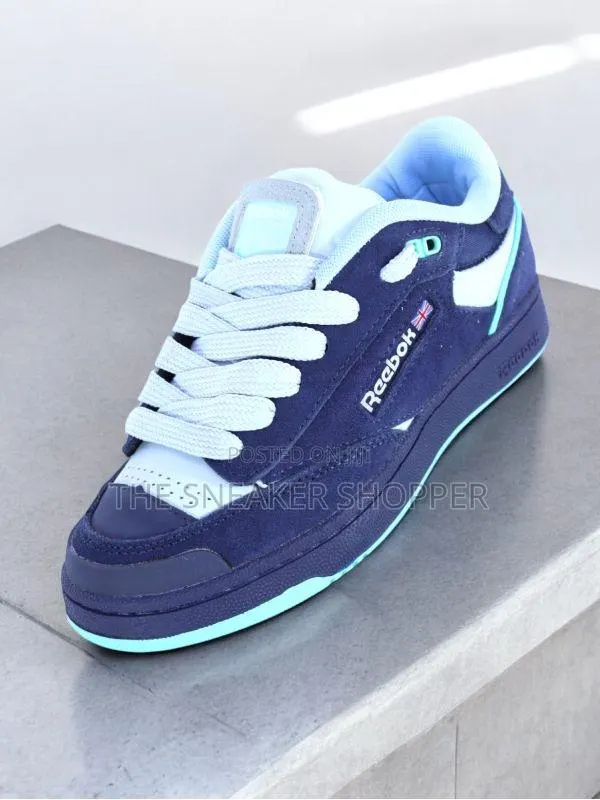 Reebok Classic Low Blue Available · Photo 1