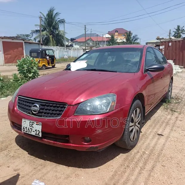 Nissan Altima 2005 Red · Photo 1
