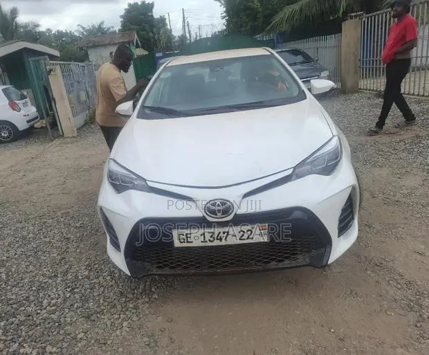 Toyota Corolla 2018 White · Photo 1