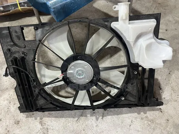 Toyota Corolla 2014 2015 2016 2017 2018 Cooling Fan (Radiator Fan) · Photo 1