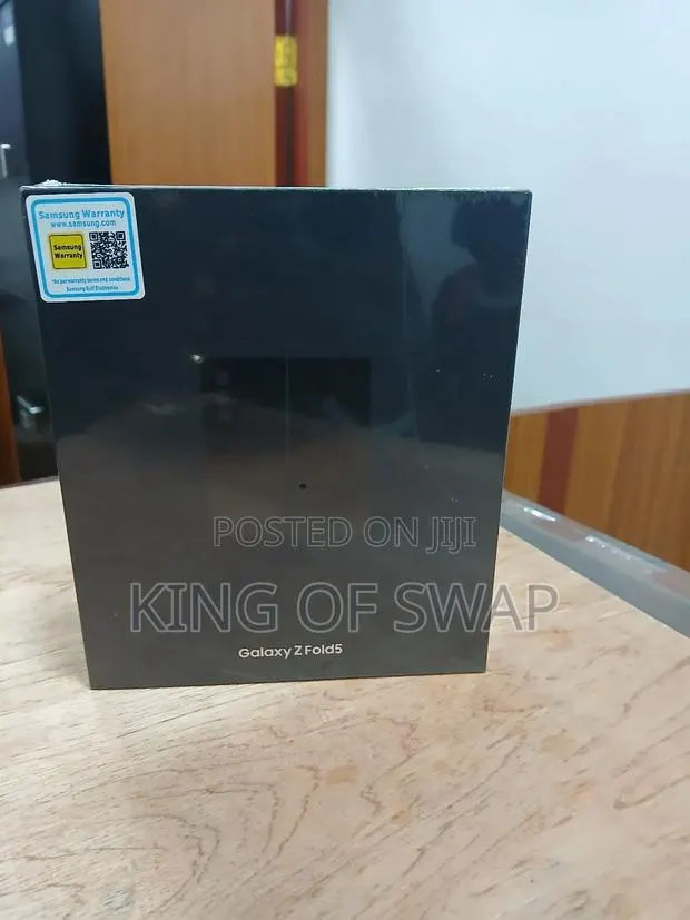 New Samsung Galaxy Z Fold 5 256 GB Black · Photo 1