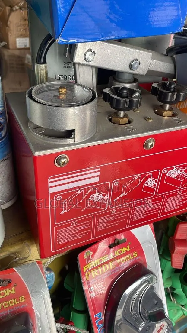 Manual Hydraulic Pressure Test Pump · Photo 3