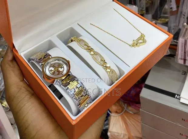 Ladies Watch With Bracelet and Necklace · Photo 1