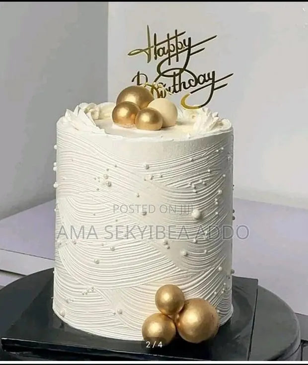White and Gold Cake · Photo 1