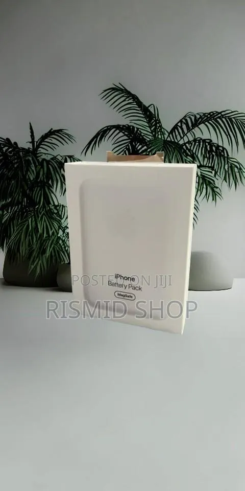 Portable MagSafe-Style Battery Pack · Photo 1