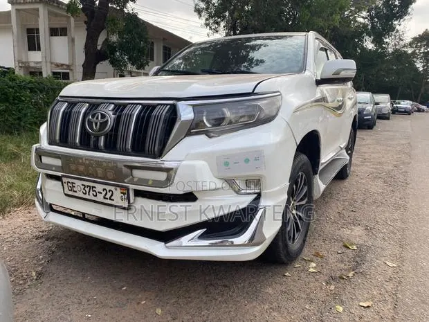 Toyota Land Cruiser Prado 2013 White · Photo 1
