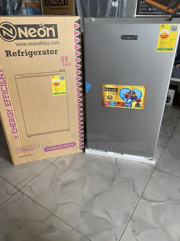 90L Compact Size Table Top Fridge · Photo 1