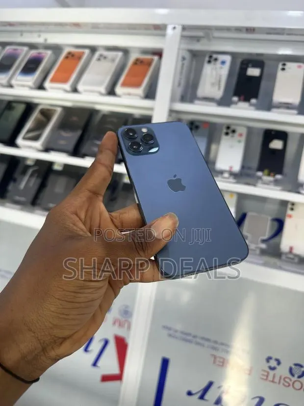 Apple iPhone 12 Pro Max 256 GB Blue · Photo 1