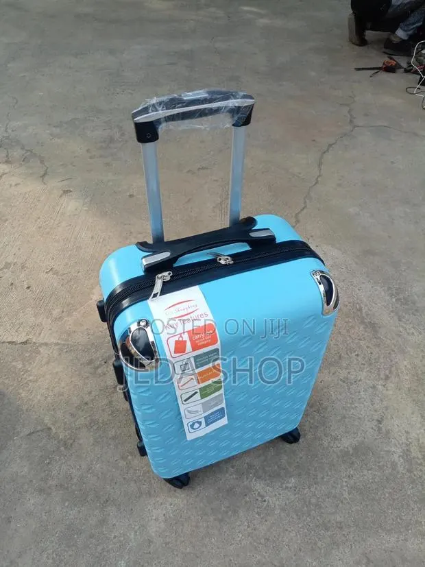 Different Sizes Luggage · Photo 1
