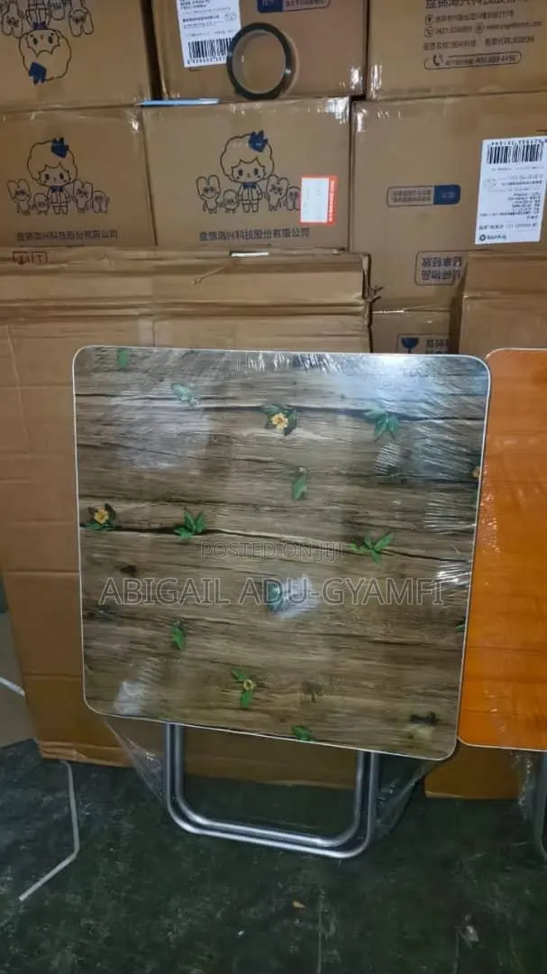 Foldable Table 70*70 · Photo 1