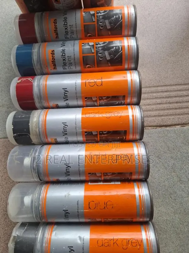 Halfords Flexible Vinyl Interior Aerosol Spray Paint 300ml · Photo 3