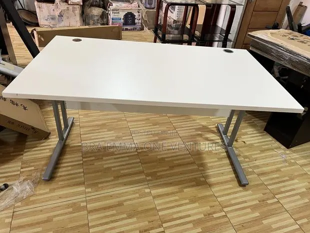 Uk Used Table · Photo 1