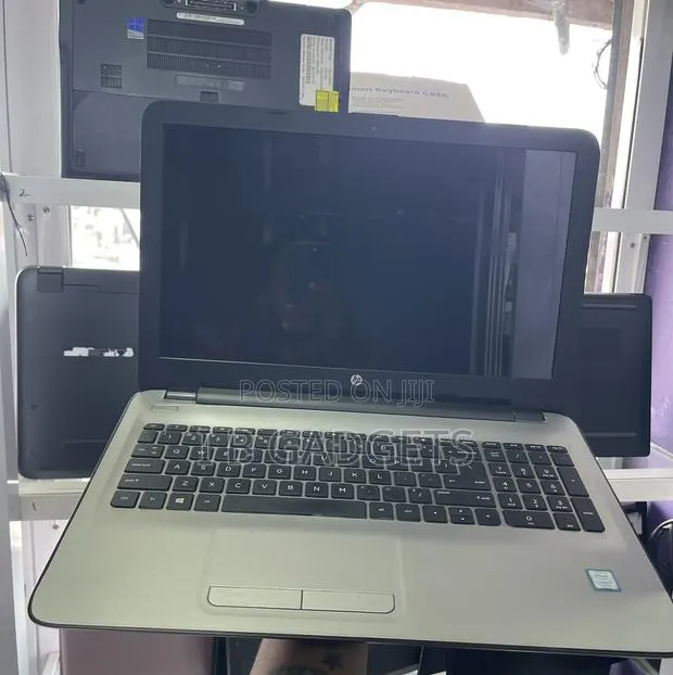 Laptop HP Stream Notebook 8GB Intel Core i7 HDD+SSD 500GB · Photo 1